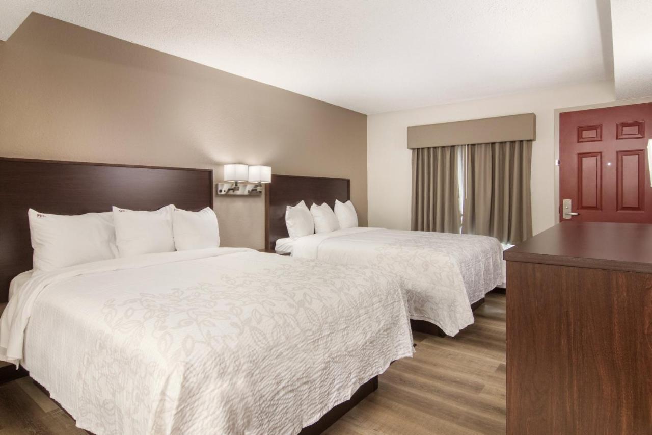 Deluxe Room with Two Queen Beds Smoke Free